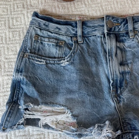 Blue Revival Stylish Distressed Blue Jean Shorts Size 24 - Picture 4 of 9
